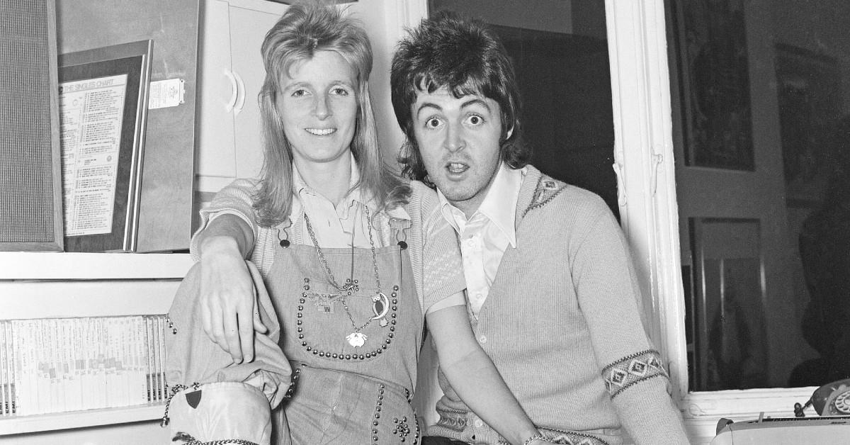 image of The couple was ambushed by six muggers. 