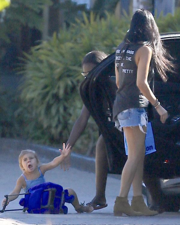 Penelope disick hit car door 04