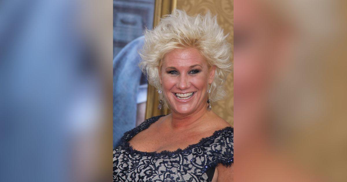 Photo of Anne Burrell. 