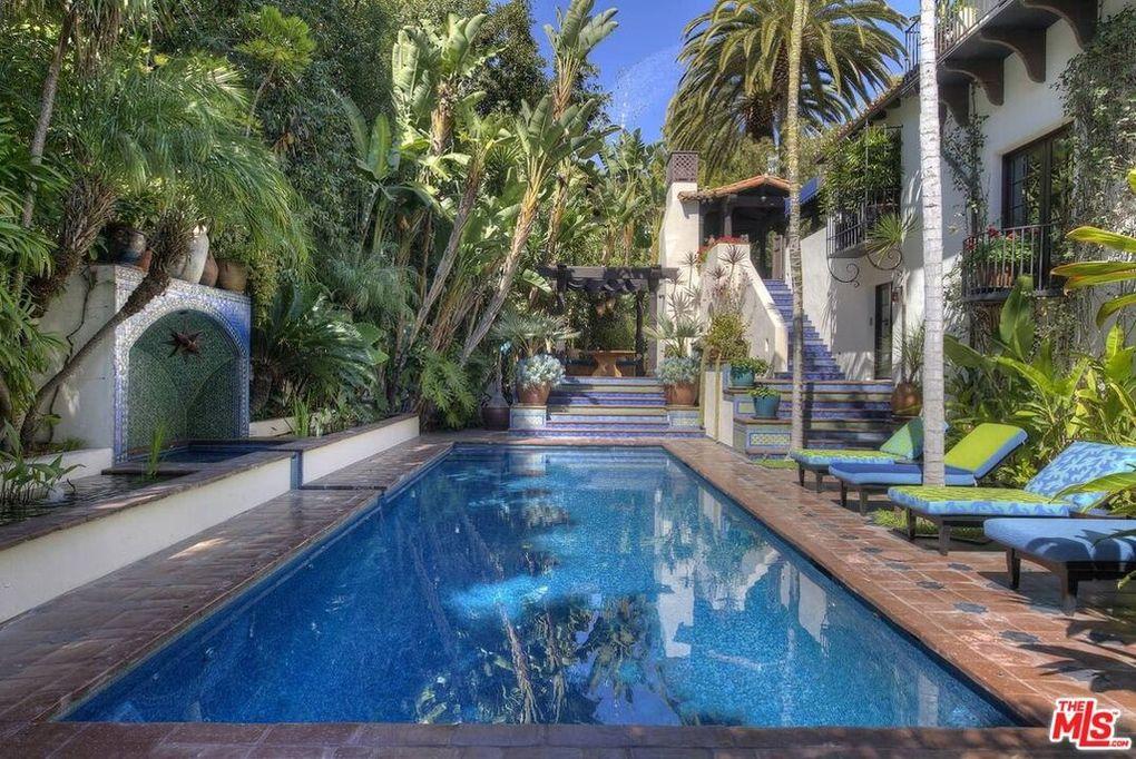 johnny galecki house pool