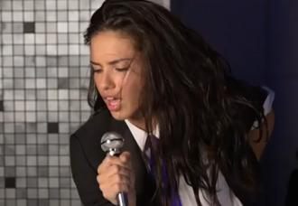 Victorias secret move like jagger nov28nea.jpg