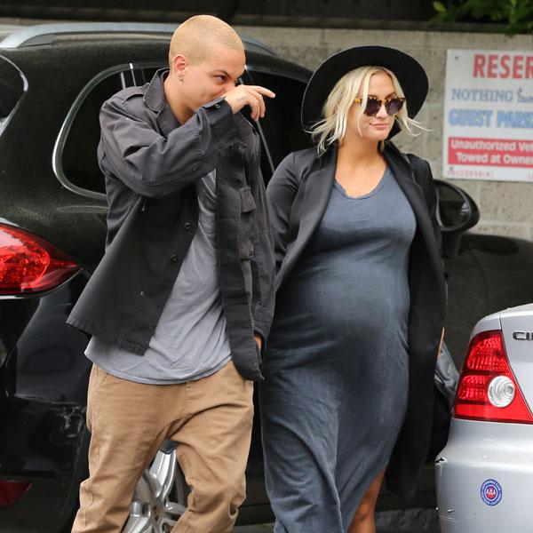 Pregnant ashlee simpson evan ross matching outfits akm