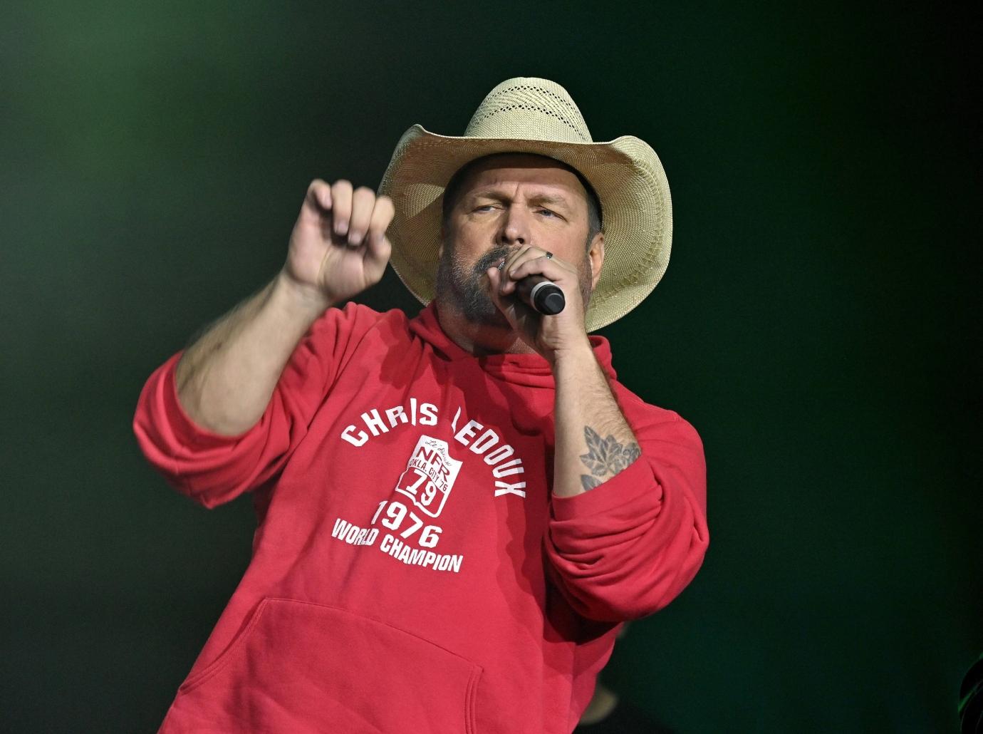 garth brooks accuser believed planned hire murder rape lawsuit