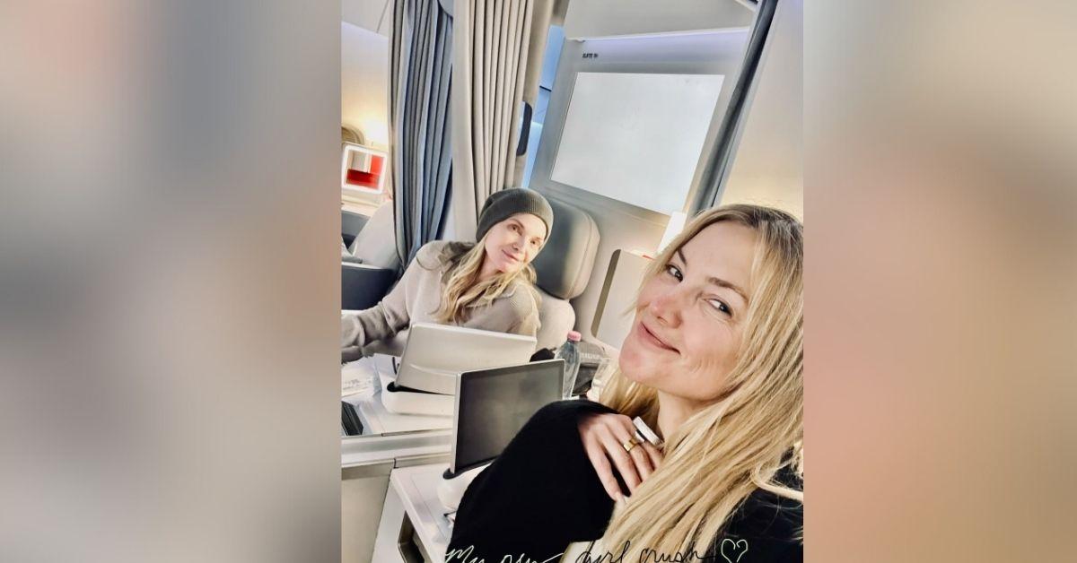 image of The actress posed inside a private plane alongside Kate Hudson. 