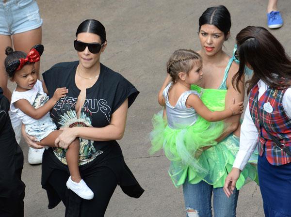 Kim kardashian north west disneyland2