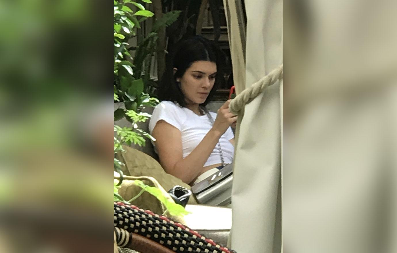 Kendall jenner emerger first time after jewelry theft lunch date 03