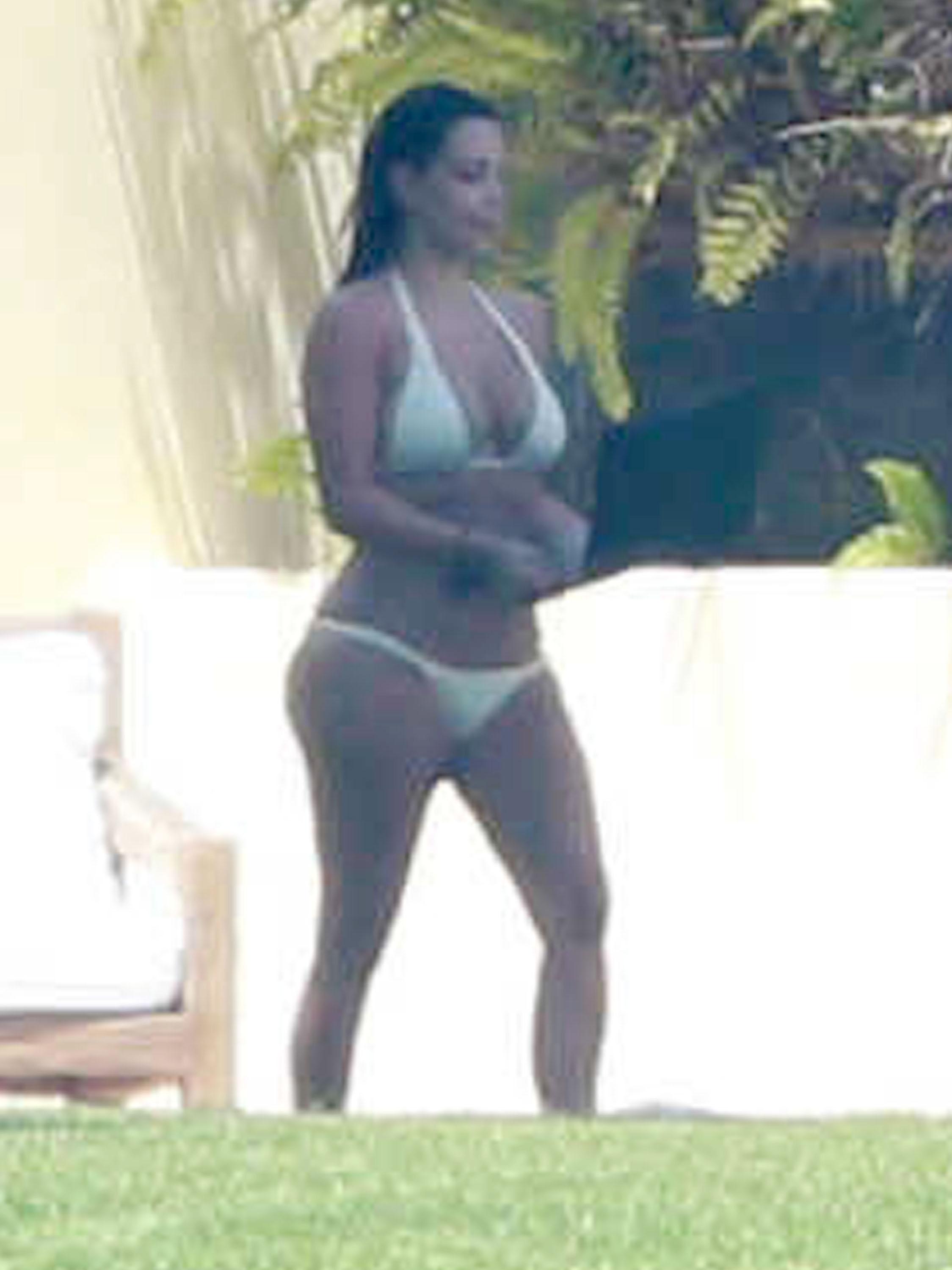 Exclusive&#8230; Kim &amp; Kanye Relaxing Poolside In Puerto Vallarta  NO INTERNET USE WITHOUT PRIOR AGREEMENT