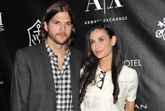 Ashton kutcher demi moore nov17nea.jpg