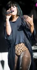 2009__07__full_t_in_park_02_wenn2503215 119&#215;225.jpg