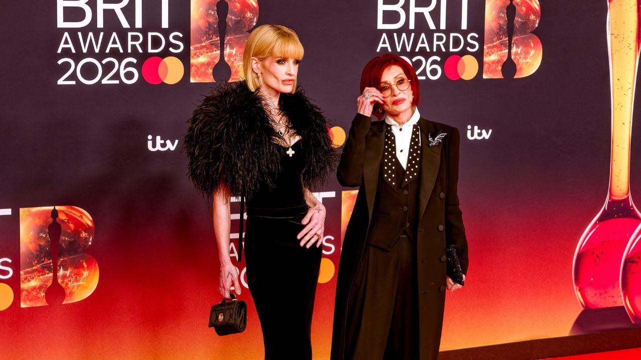 Kelly and Sharon Osbourne