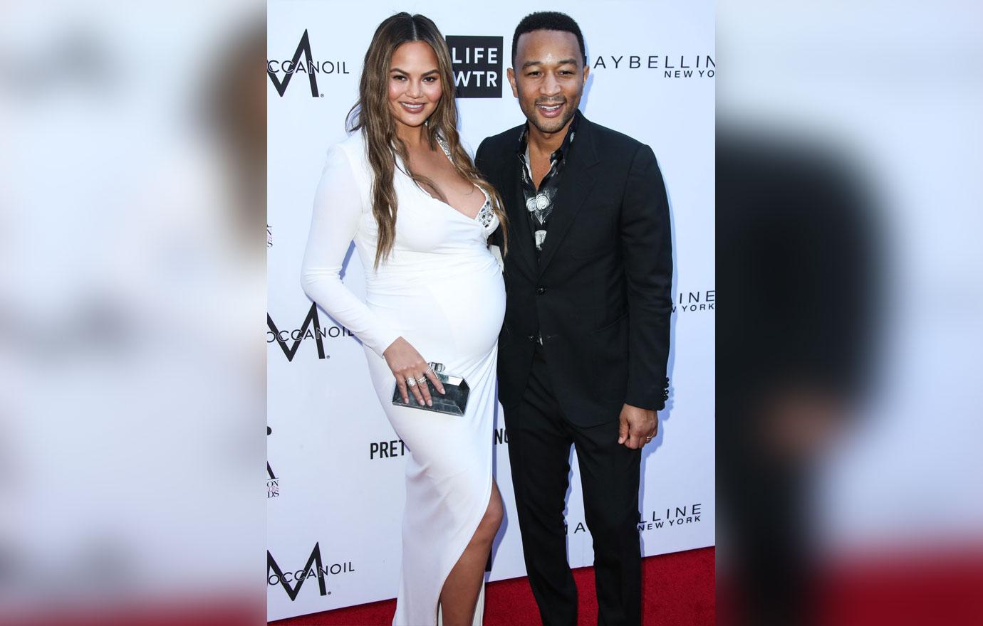 Chrissy teigen john legend outing