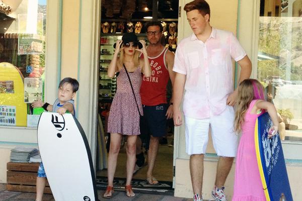 Tori Spelling and her husband, Dean McDermott, took two of their kids shopping in Malibu