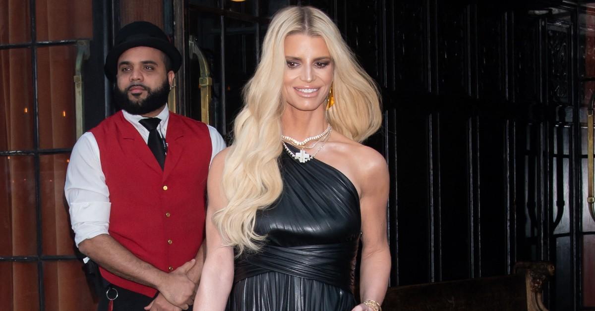 Elegant Maternity Style: Jessica Simpson Stuns in a Black Gown at a Wedding