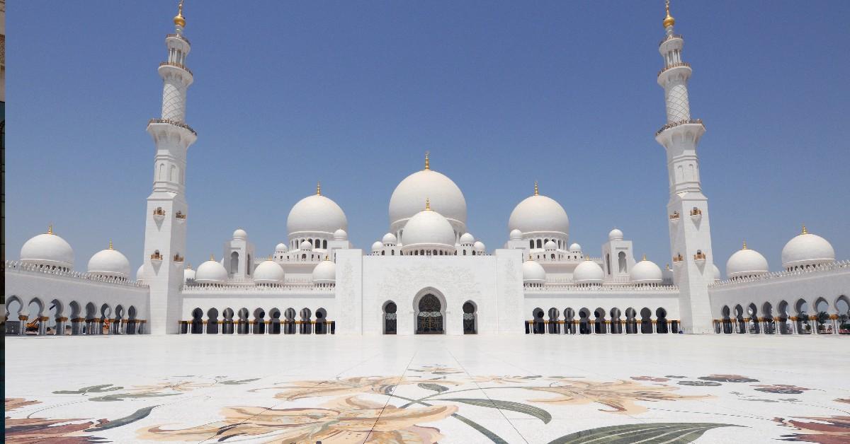image of The Sheikh Zayed Grand Mosque is the country's largest mosque.