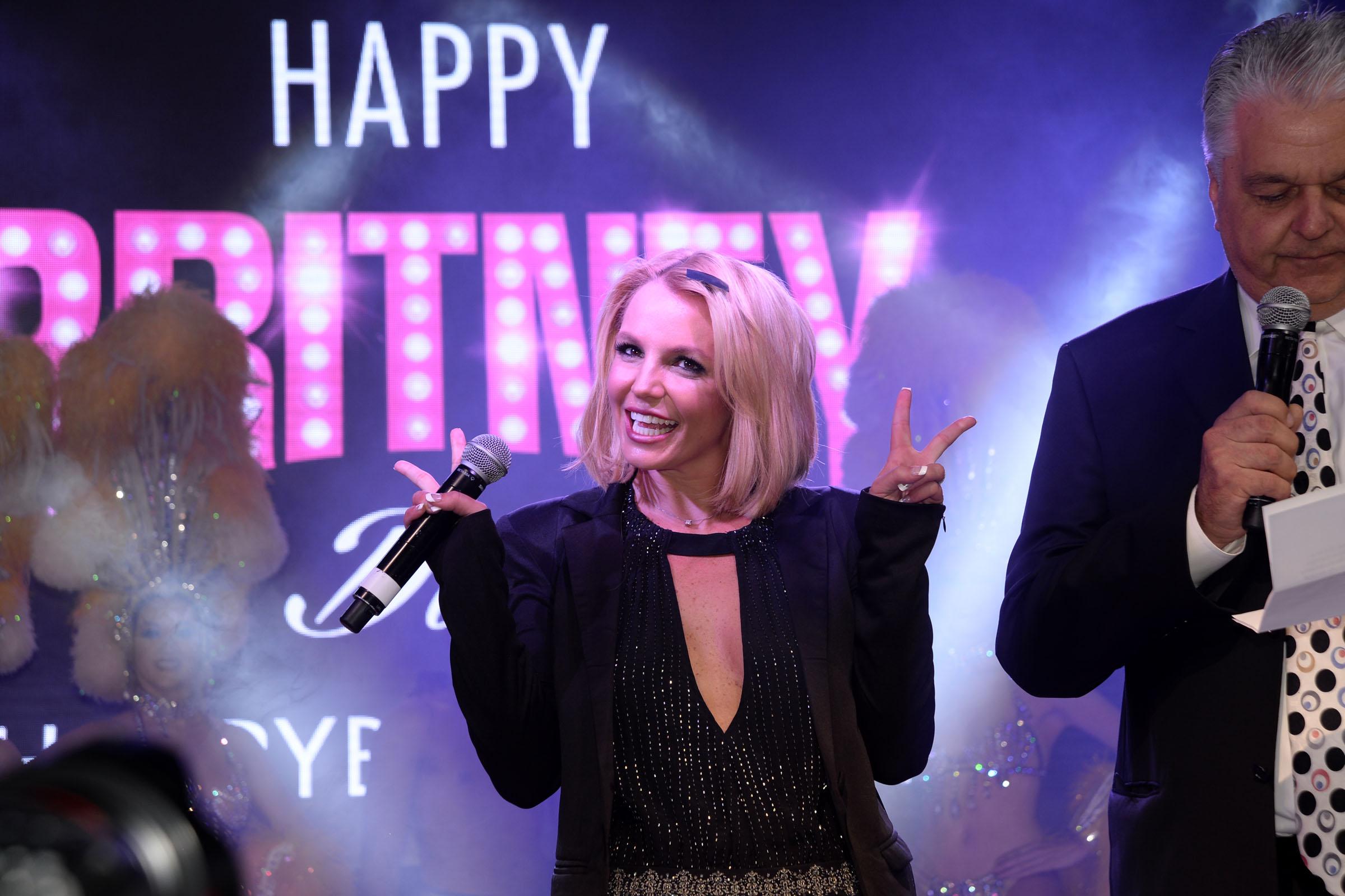 Britney Spears receives the key to the City of Las Vegas on 'Britney Spears Day'