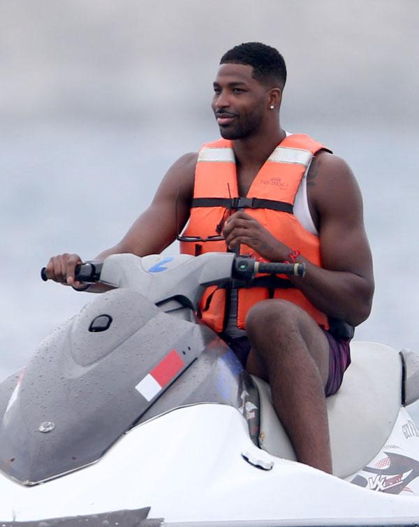 Khloe kardashian tristan thompson pda 03