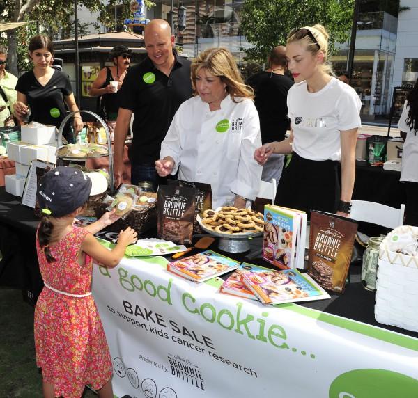 Jaime King Selling Cookies at Brownie Brittle Bake Sale To benefit Cookies for Kids’ Cancer