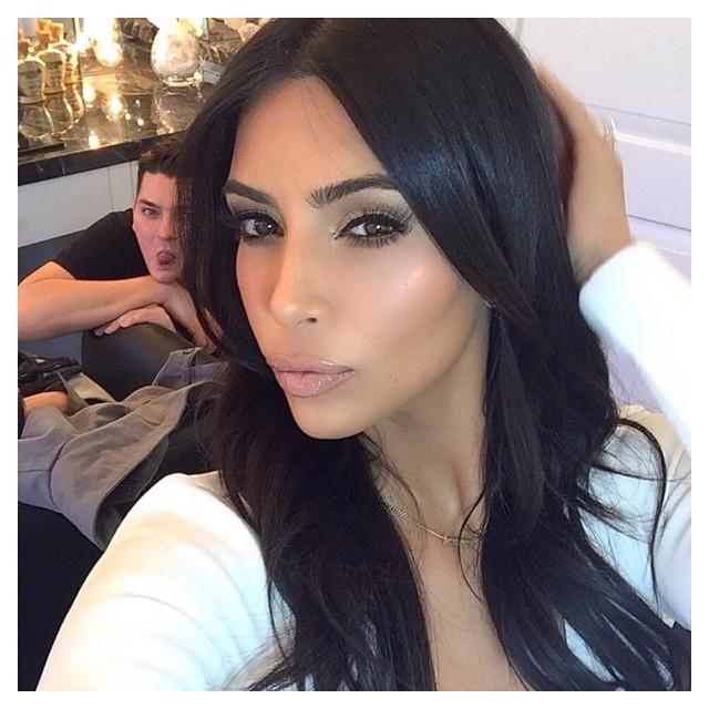 Kim kardashian makeup products05