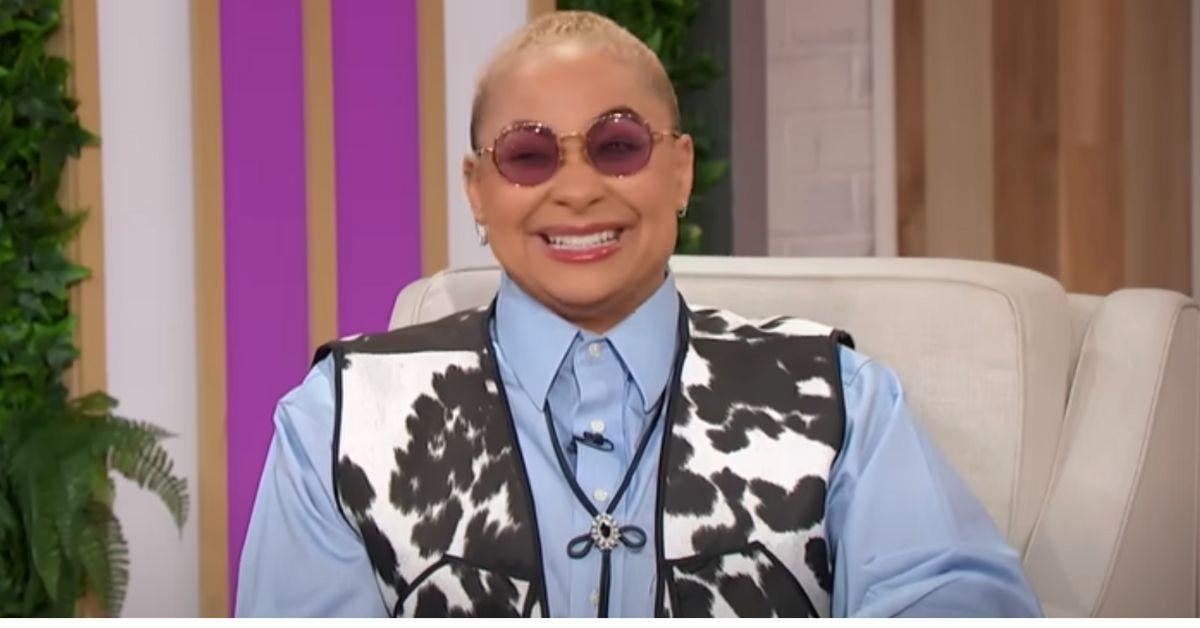 raven symone the talk poop pants