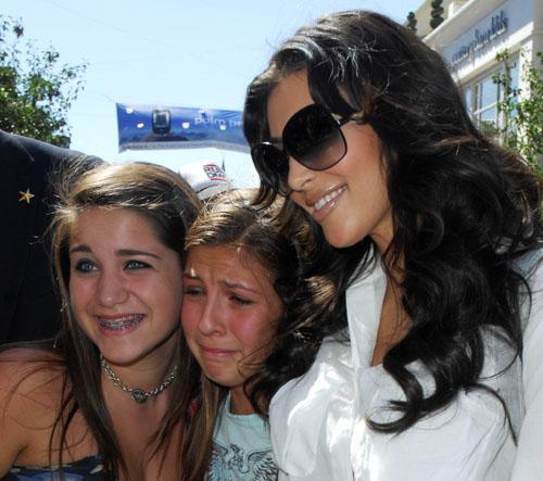 2009__08__fp_3368044_kardashian_kim_moe_080509.jpg