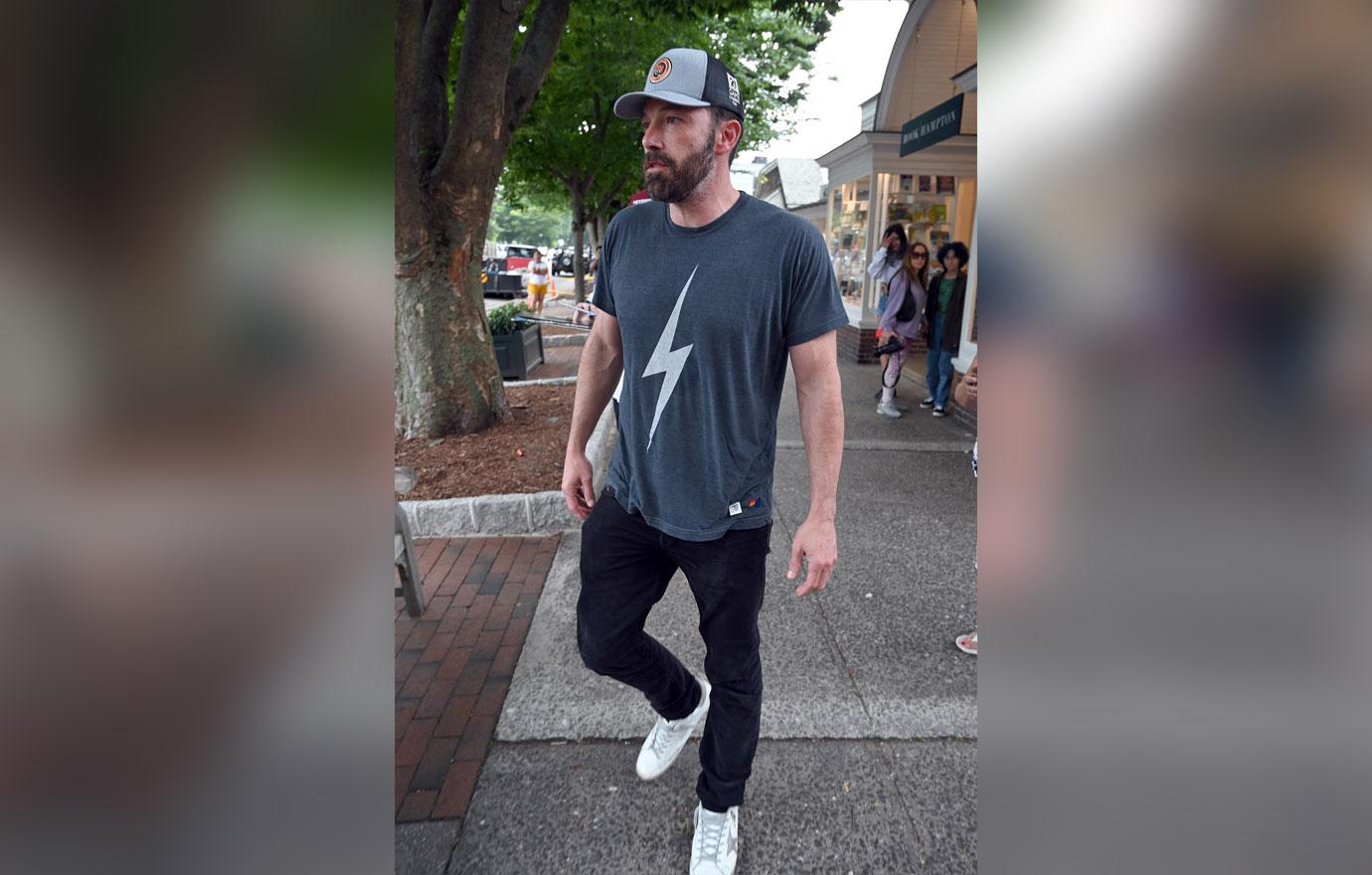 ben affleck seen in hamptons jlo waiting in car