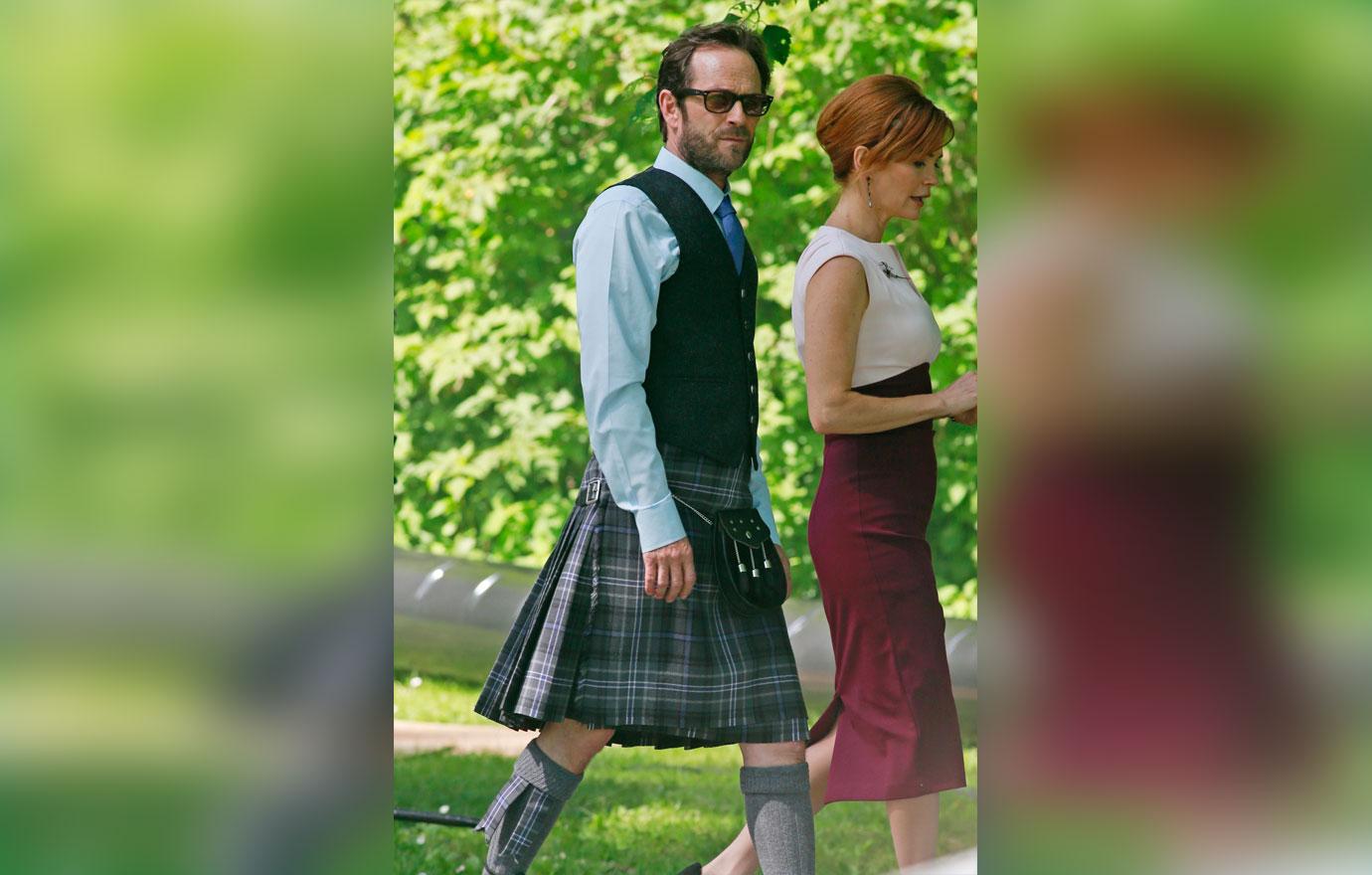 Riverdale Behind Scenes Luke Perry Molly Ringwalk Photos 03