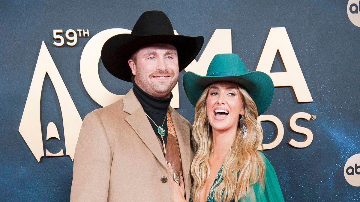 who is lainey wilson husband devlin duck hodges