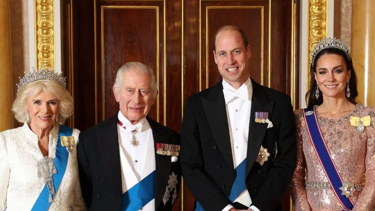 image of royal family 