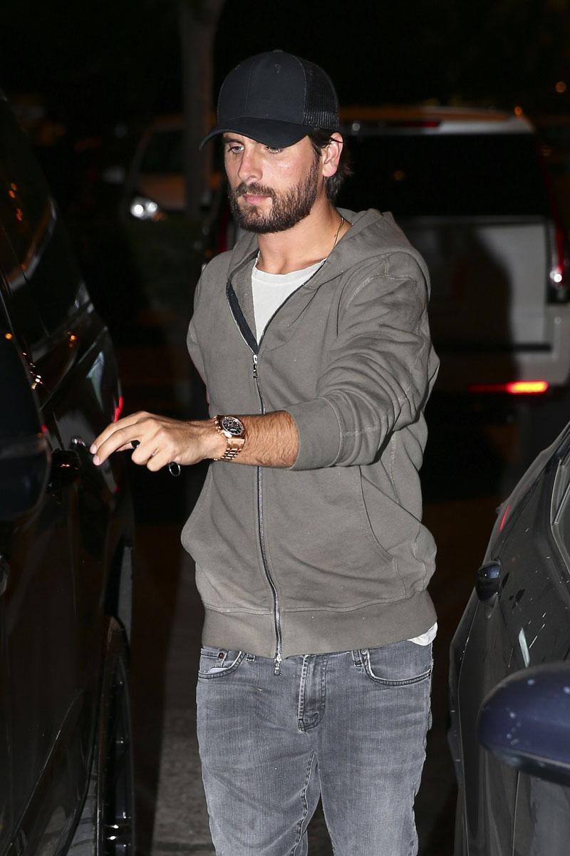 Kourtney kardashian scott disick back together out with kids 9