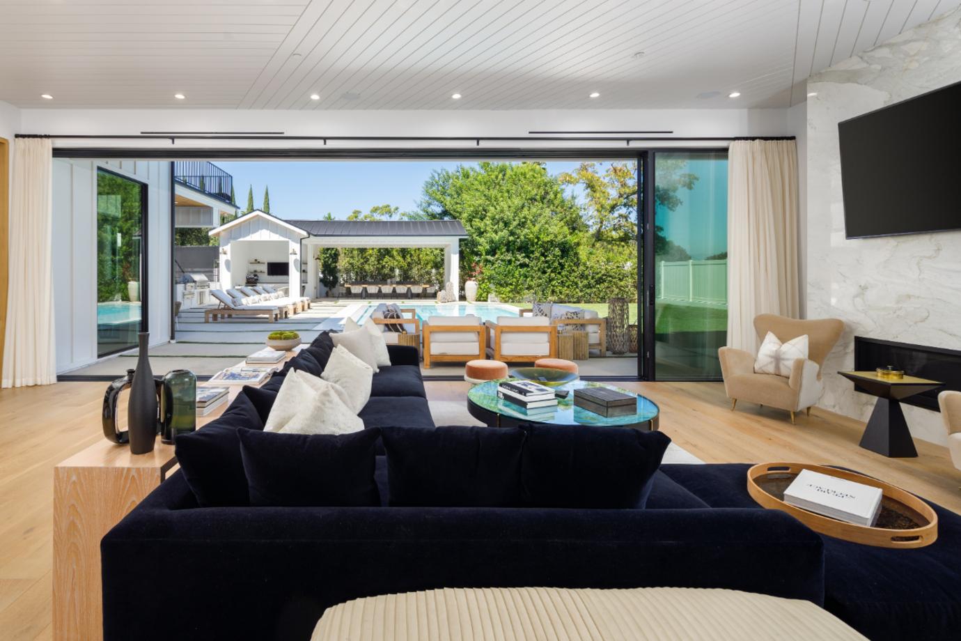Tour 'RHOBH' Star Dorit Kemsley's $9.5 Million Mansion, Up For Sale