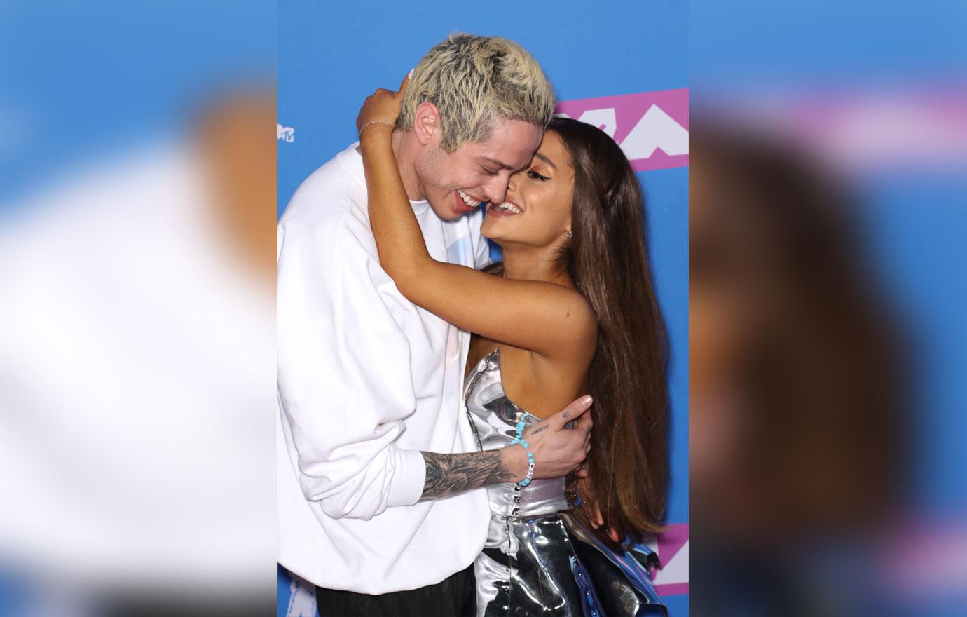 Ariana and pete at vmas