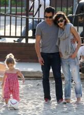 2010__03__157_Alba_Jessica_March281 164×225.jpg