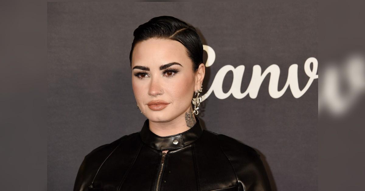 Demi Lovato Wears Tiny Crop Top For Makeup-Free Mirror Selfie