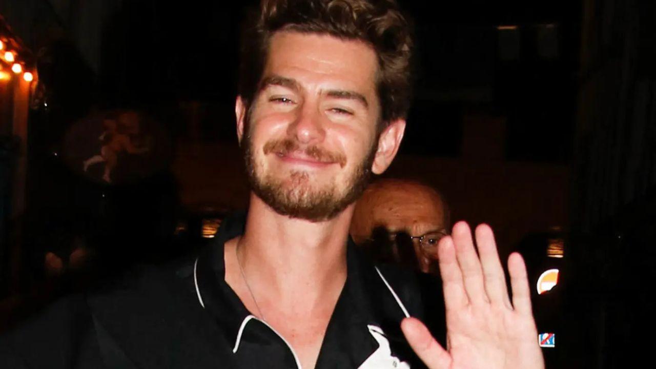 Image of Andrew Garfield said that he is seemingly frustrated with his social media addiction.