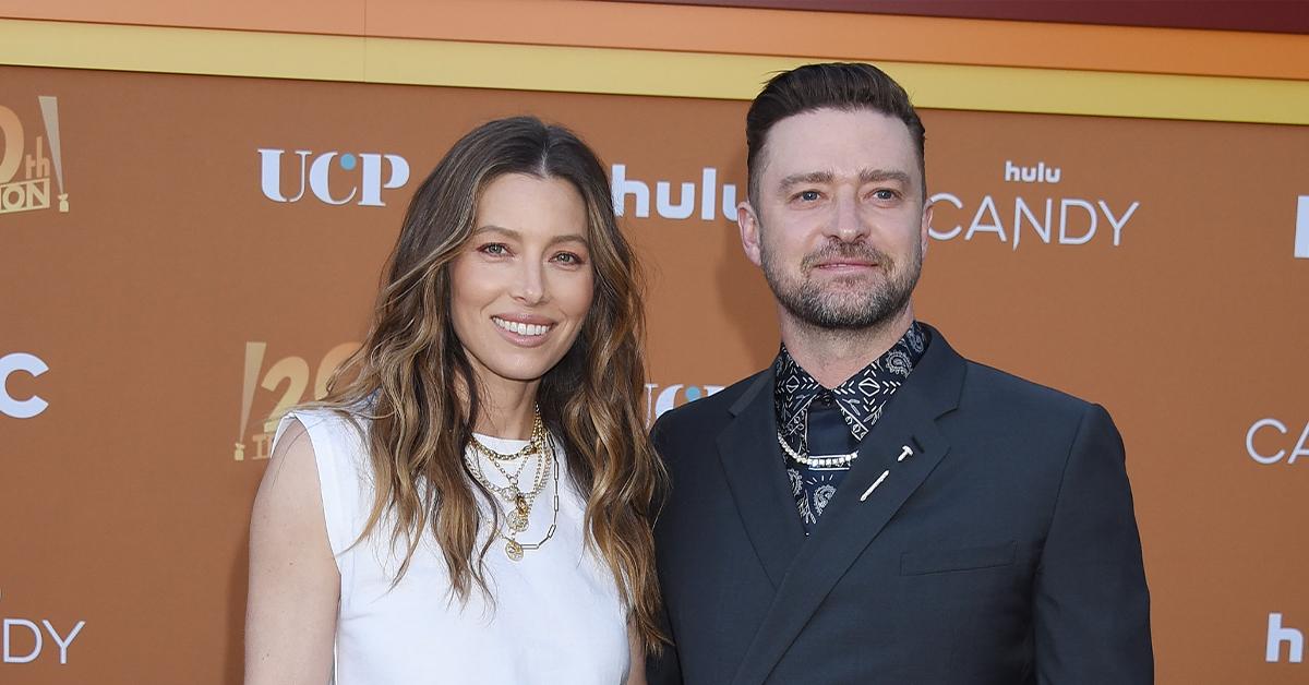 Jessica Biel and Justin Timberlake dance while on vacation