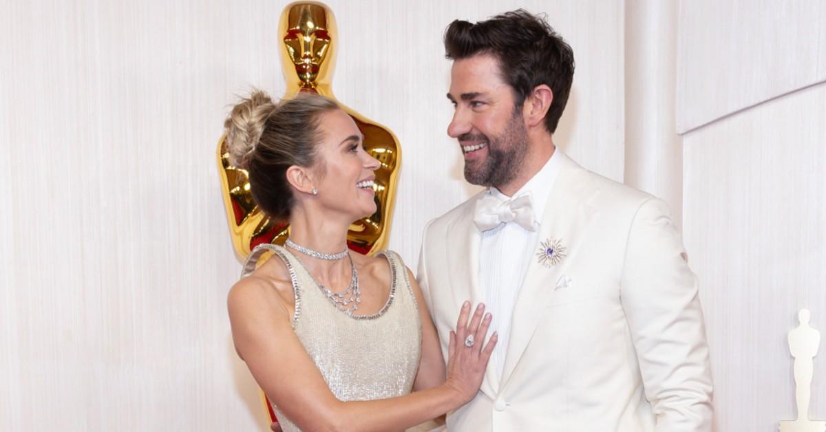 Emily Blunt & Husband John Krasinski All Smiles On Oscars Red Carpet