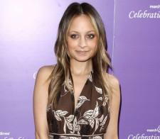 2009__11___wenn2647274 225×196.jpg