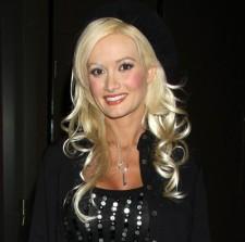 2010__01__holly_madison_jan15nea 225×223.jpg