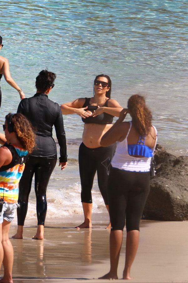 Kim kardashian baby bump pregnancy workout vacation