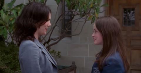 Photo of Lauren Graham and Alexis Bledel