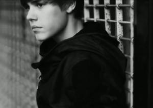 2011__07__Justin_Bieber_July21newsbt 300×211.jpg