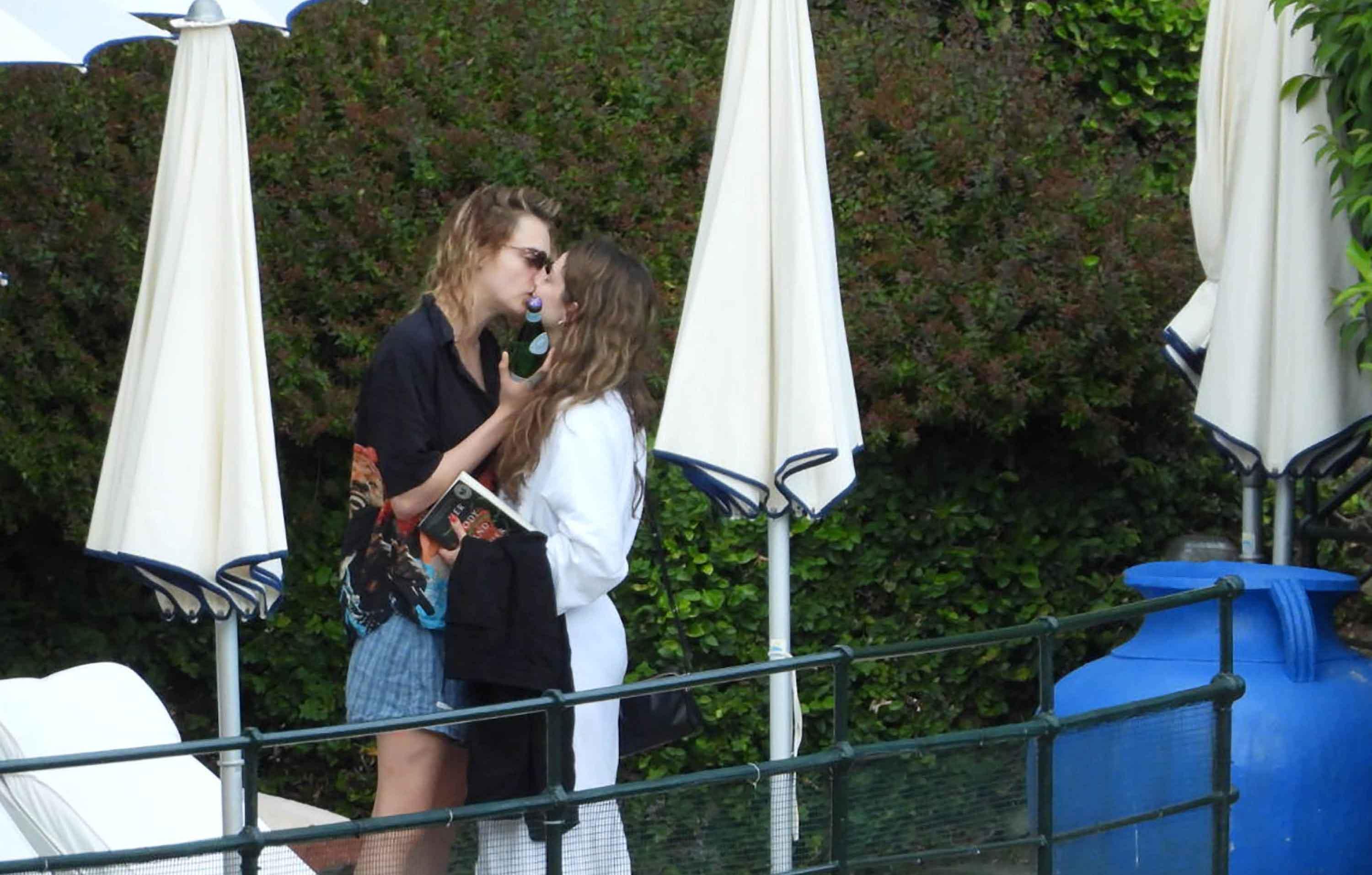 cara delevingne spotted girlfriend minke after admitting step back spotlight