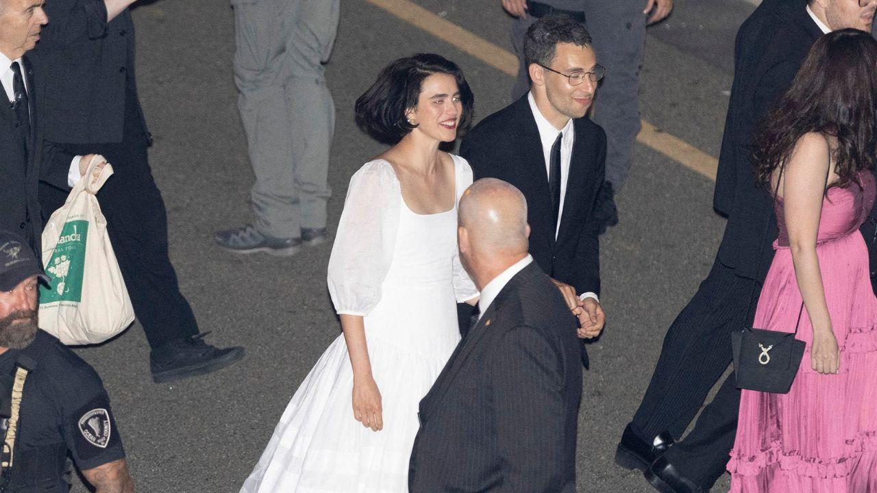 Image of Jack Antonoff explained why he chose to keep the songs about Margaret Qualley in Bleachers' setlist.
