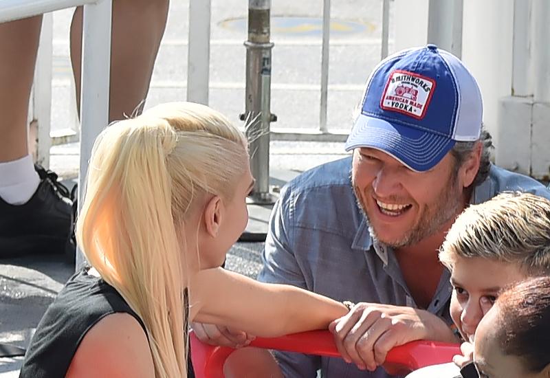 gwen stefani wedding blake shelton engagement rumor