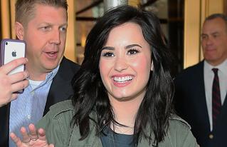 Demi lovato5 teaser_319x206.jpg