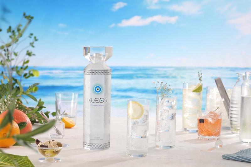kleosbottle with tonic spread horizontal