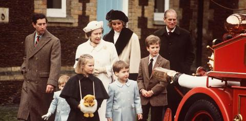 prince harry complains about bedroom kensington palace