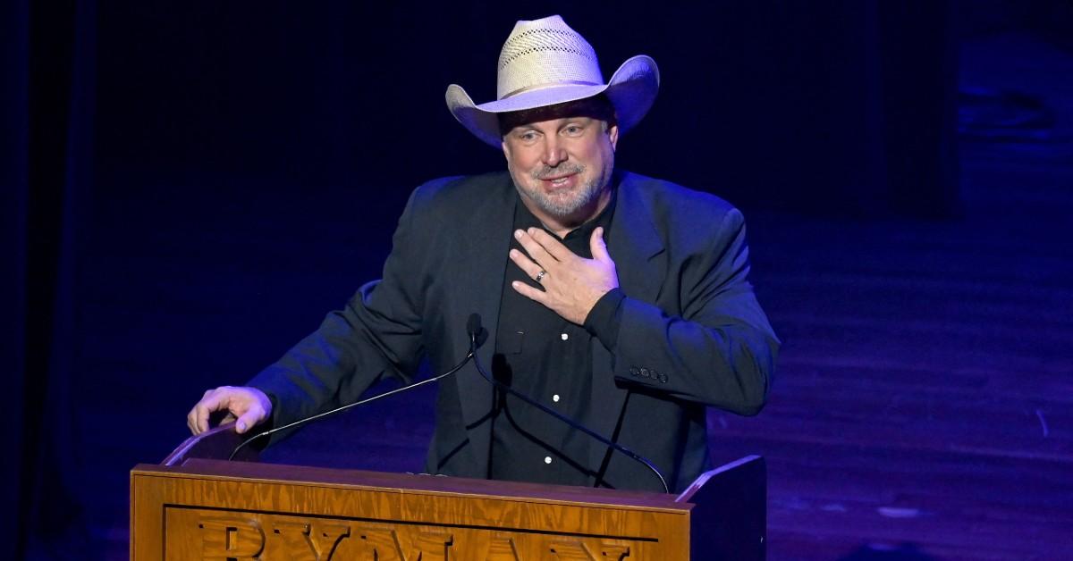 Photo of Garth Brooks