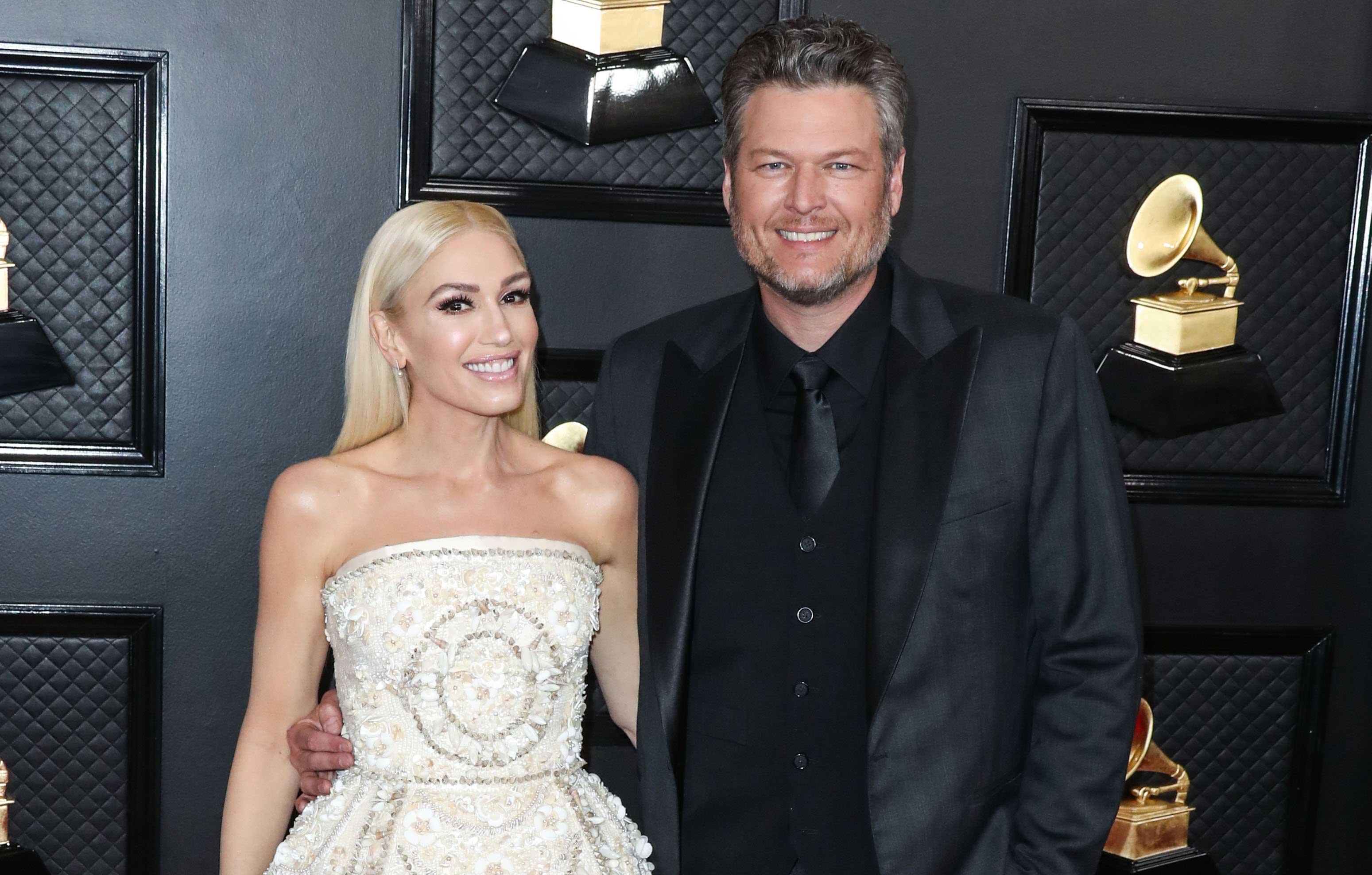 friends of blake shelton gwen stefani fear they are falling out of love