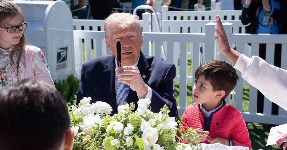 Donald Trump Mocks Joe Biden as He Explains the Autopen to Kids During White House Event While Suggesting They Sell His Signature for $25,000